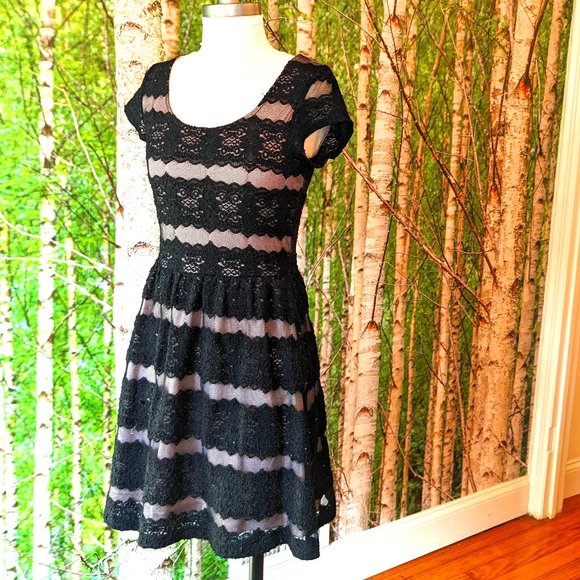 Black Lace Dress with Beige Lining & Open Back with Bow - Picture 1 of 11